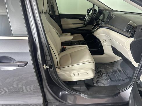Used 2025 Honda Odyssey Touring image 13