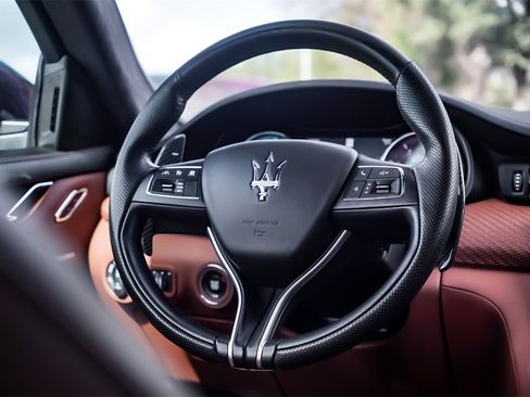 Certified 2022 Maserati Quattroporte Trofeo image 30