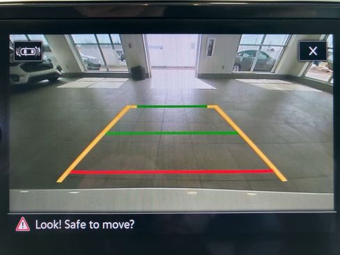 Used 2021 Volkswagen Tiguan SE image 19