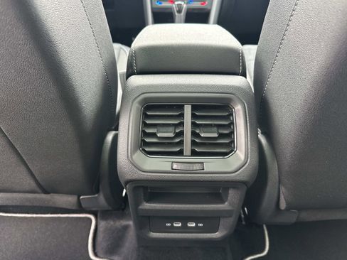 New 2026 Volkswagen Taos SE image 15