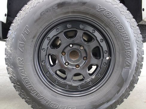 Used 2022 Chevrolet Colorado LT w/ LT Convenience Package AWD/4WD image 10