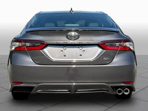 Used 2023 Toyota Camry SE FWD image 5