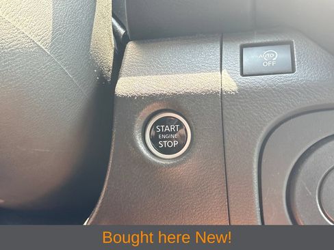 Used 2025 Nissan Frontier SV RWD image 11