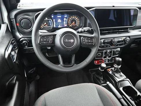Used 2026 Jeep Wrangler Unlimited Rubicon AWD/4WD image 10