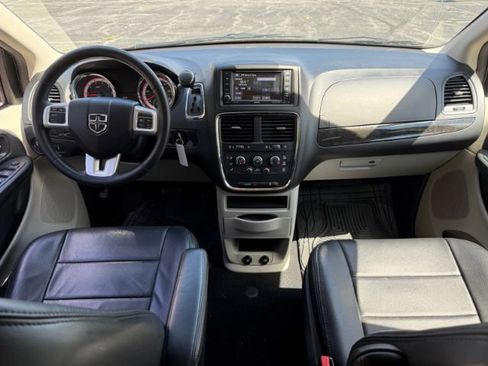 Used 2017 Dodge Grand Caravan SE w/ Power Window Group FWD image 11