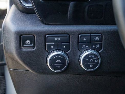Used 2025 GMC Sierra 1500 SLT AWD/4WD image 24