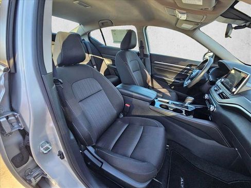 Used 2023 Nissan Altima 2.5 SV image 16