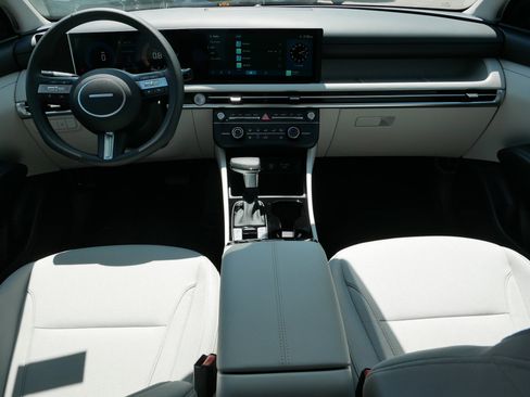 New 2026 Hyundai Tucson SE image 9