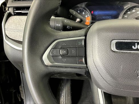 Used 2024 Jeep Compass Latitude w/ Altitude Special Edition AWD/4WD image 11
