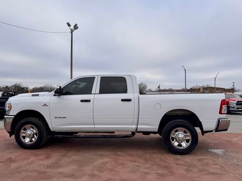 Used 2022 RAM 2500 Tradesman w/ Chrome Appearance Group AWD/4WD image 8