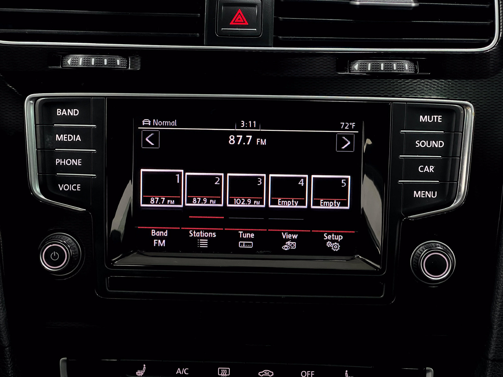 Used 2015 Volkswagen GTI SE w/ Lighting Package (SEL) FWD image 23