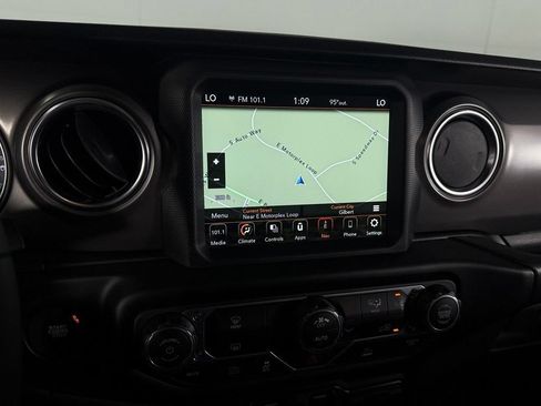 Used 2023 Jeep Wrangler Unlimited Rubicon 4xe AWD/4WD image 17