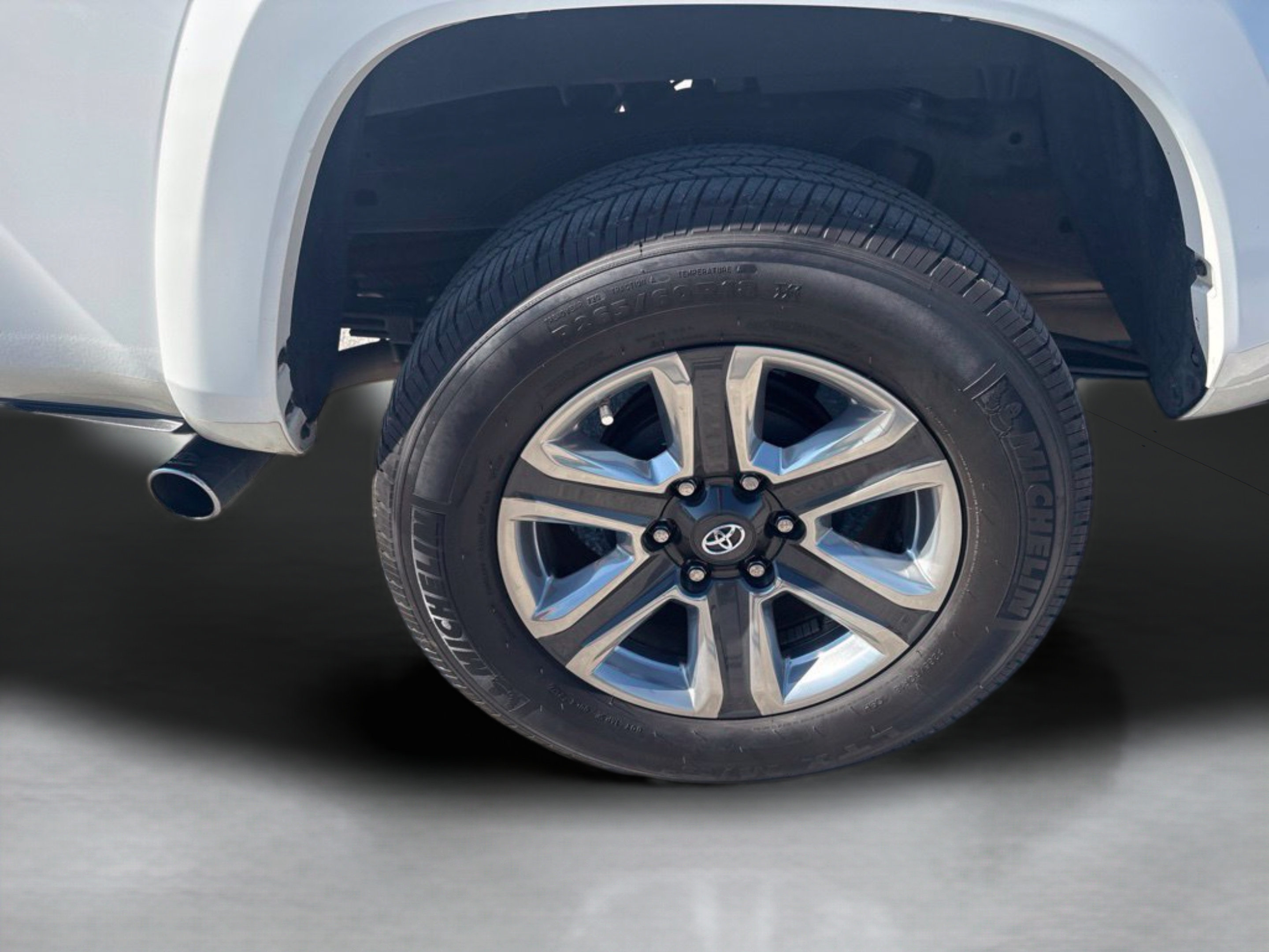 Used 2018 Toyota Tacoma Limited AWD/4WD image 42
