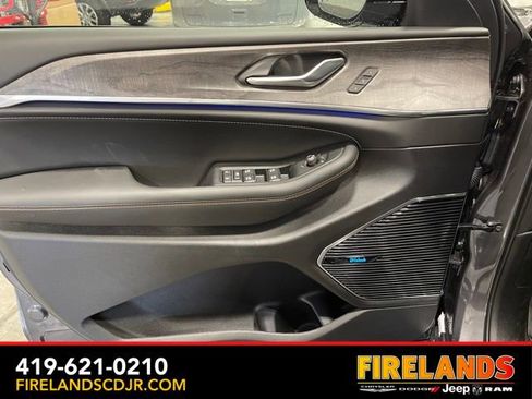 New 2025 Jeep Grand Cherokee Overland w/ Trailer Tow Package image 9