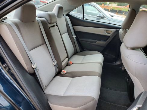 Used 2018 Toyota Corolla LE w/ Carpet Mat Package (TMS) FWD image 32