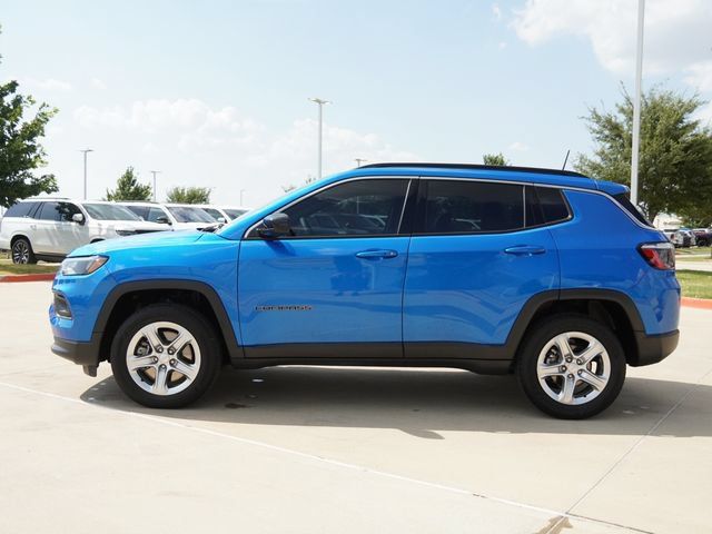 Used 2023 Jeep Compass Latitude AWD/4WD image 6
