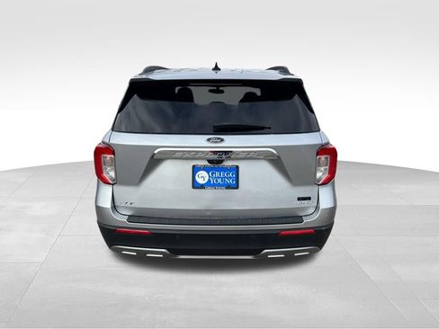 Used 2023 Ford Explorer XLT w/ Equipment Group 202A AWD/4WD image 5