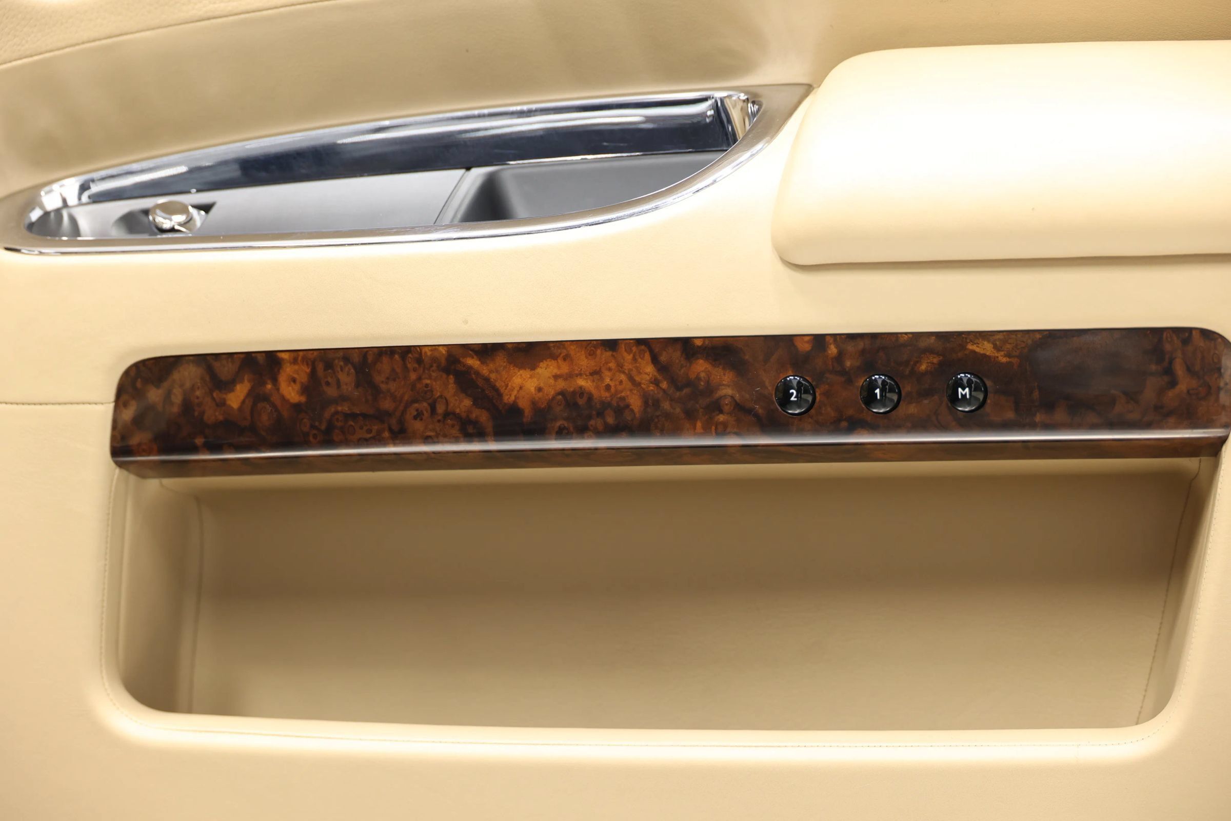 Used 2011 Rolls-Royce Ghost RWD image 96