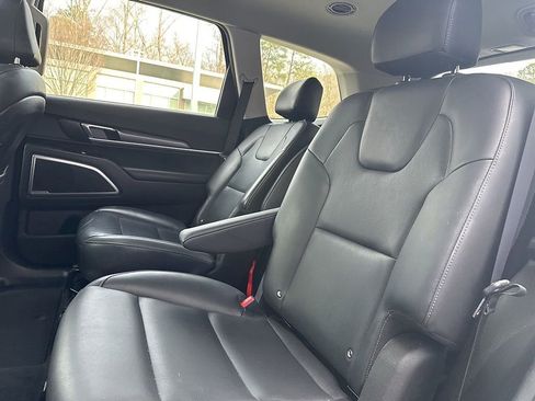 Used 2022 Kia Telluride S image 15