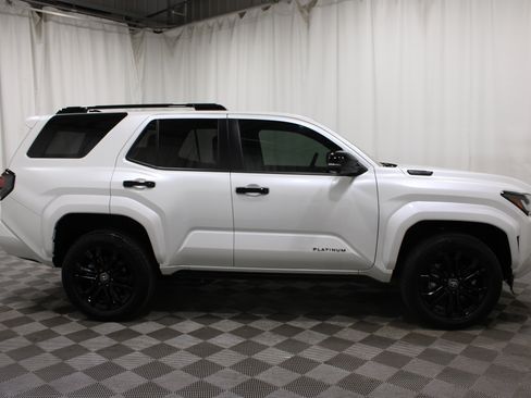 Used 2025 Toyota 4Runner Platinum AWD/4WD image 29