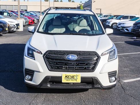 Used 2023 Subaru Forester Premium image 2