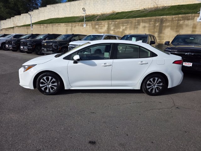 Used 2022 Toyota Corolla LE w/ Carpet Mat Package (TMS) FWD image 4