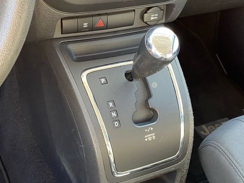 Used 2009 Jeep Compass Sport FWD image 8
