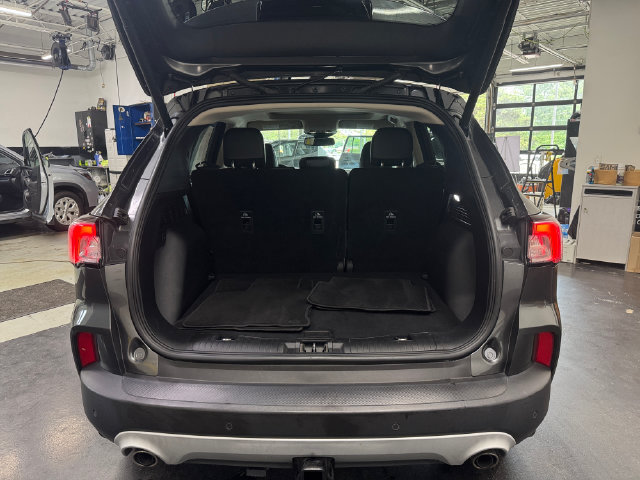 Used 2020 Ford Escape Titanium w/ Titanium Premium Package 2.0 AWD/4WD image 13