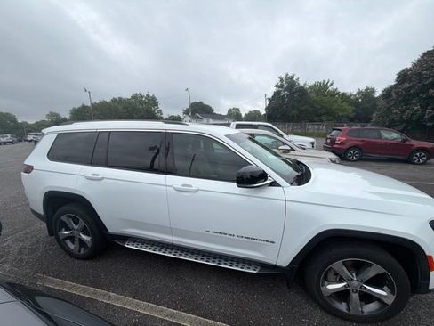 Used 2021 Jeep Grand Cherokee L Limited RWD image 4