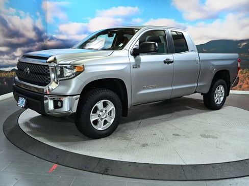 Used 2020 Toyota Tundra SR5 w/ SR5 Upgrade Package image 3