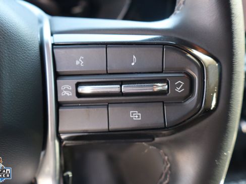 Used 2023 Chevrolet Colorado LT w/ LT Convenience Package II RWD image 16