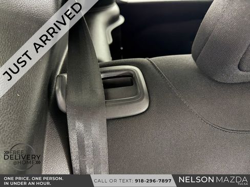 Used 2019 Jeep Renegade Latitude AWD/4WD image 38