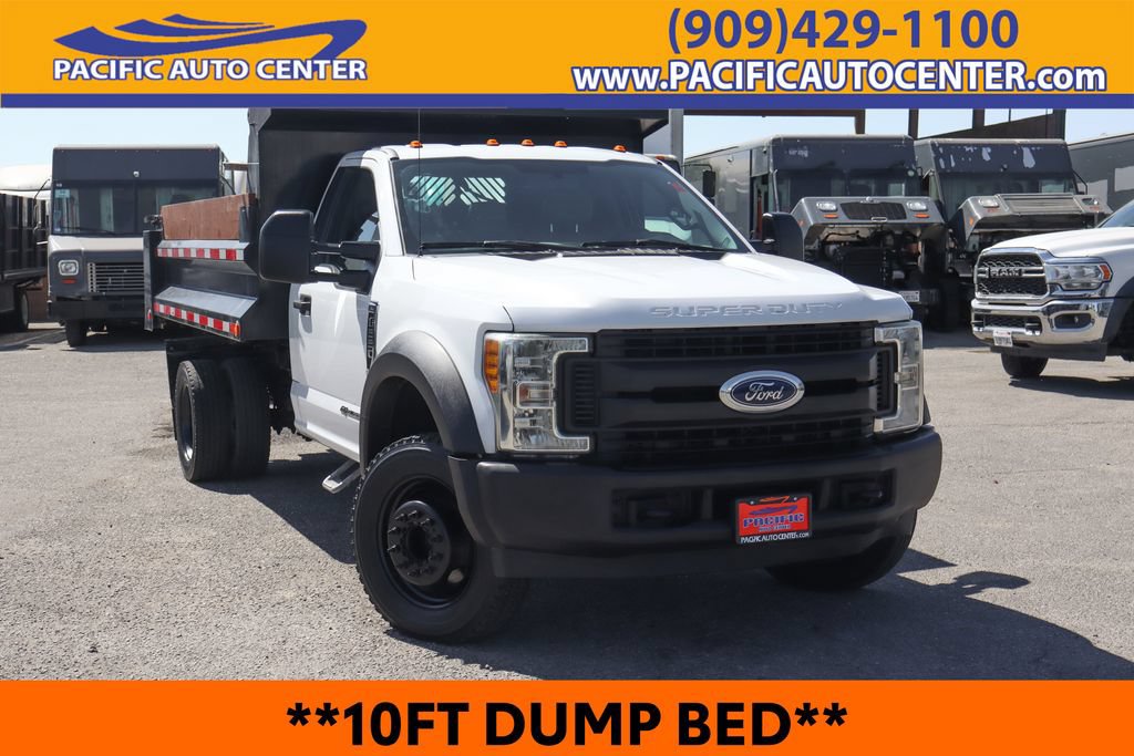 Used 2017 Ford F550 2WD Regular Cab Super Duty image 1