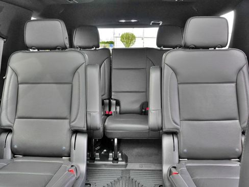 Used 2022 GMC Yukon Denali w/ Denali Ultimate Package image 32