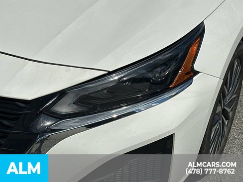 Used 2025 Nissan Altima 2.5 SV FWD image 6