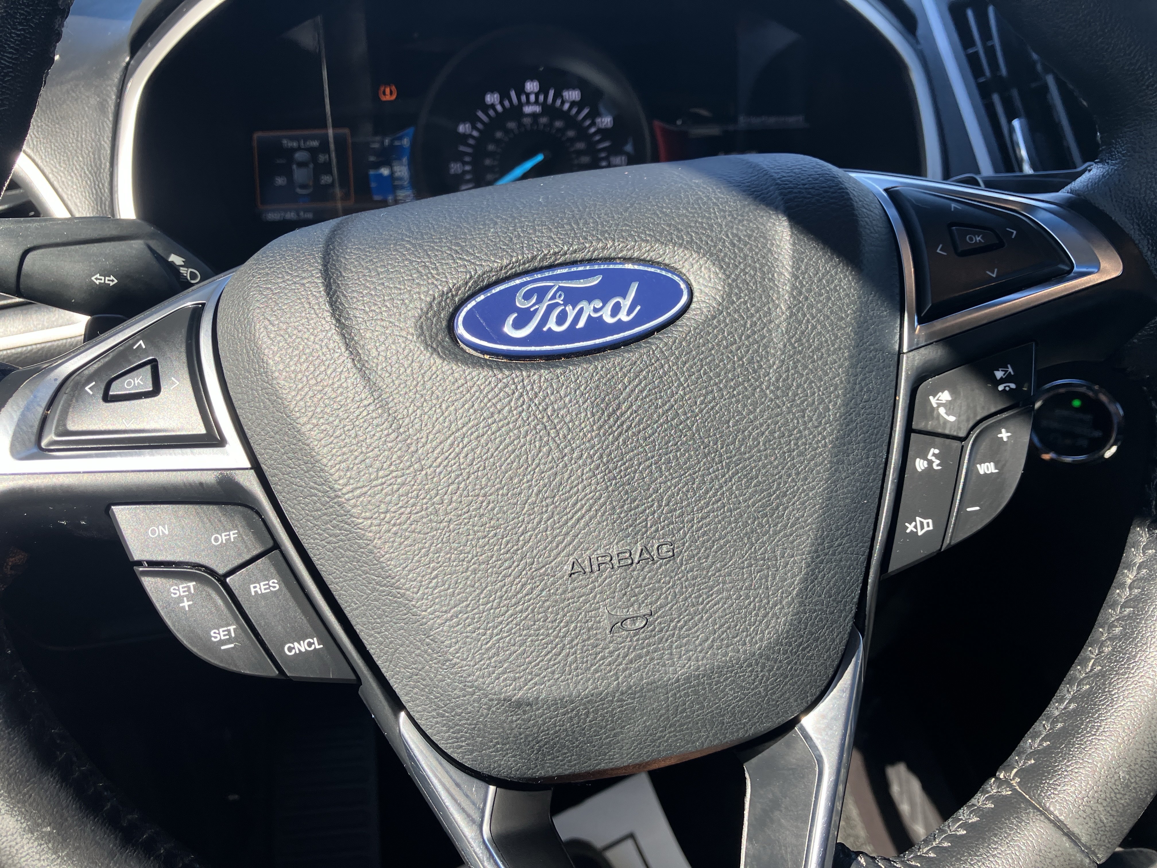 Used 2018 Ford Edge SEL w/ Canadian Touring Package AWD/4WD image 19