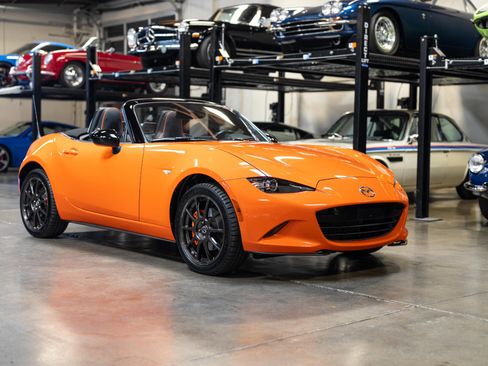Used 2019 MAZDA MX-5 Miata 30th Anniversary image 2