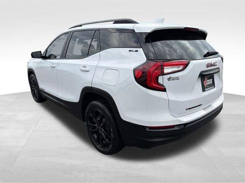 Used 2022 GMC Terrain SLE w/ Driver Convenience Package FWD image 5