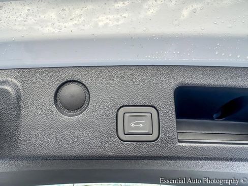 Used 2026 GMC Terrain Denali w/ LPO, Floor Liner Package image 18