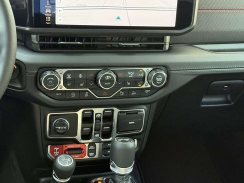 New 2026 Jeep Wrangler Unlimited Rubicon AWD/4WD image 21