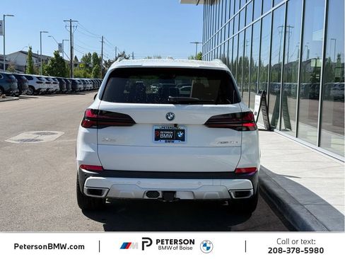 New 2026 BMW X5 xDrive50e w/ Premium Package AWD/4WD image 4