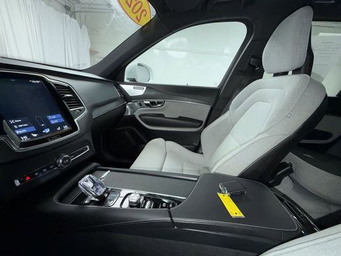Certified 2021 Volvo XC90 T8 Inscription w/ Advanced Package image 4