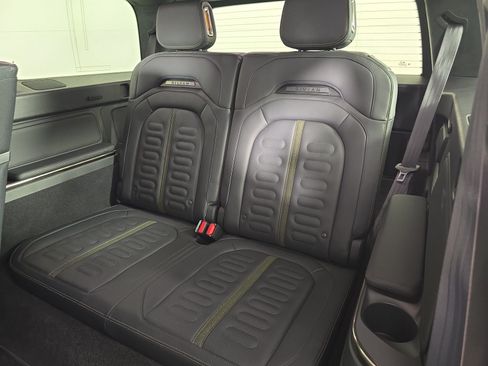 Used 2023 Rivian R1S Launch Edition Quad AWD/4WD image 22