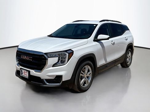 Used 2022 GMC Terrain SLE w/ Driver Convenience Package FWD image 3