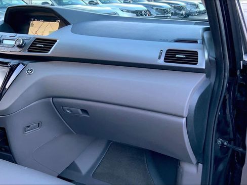 Used 2016 Honda Odyssey EX-L image 18