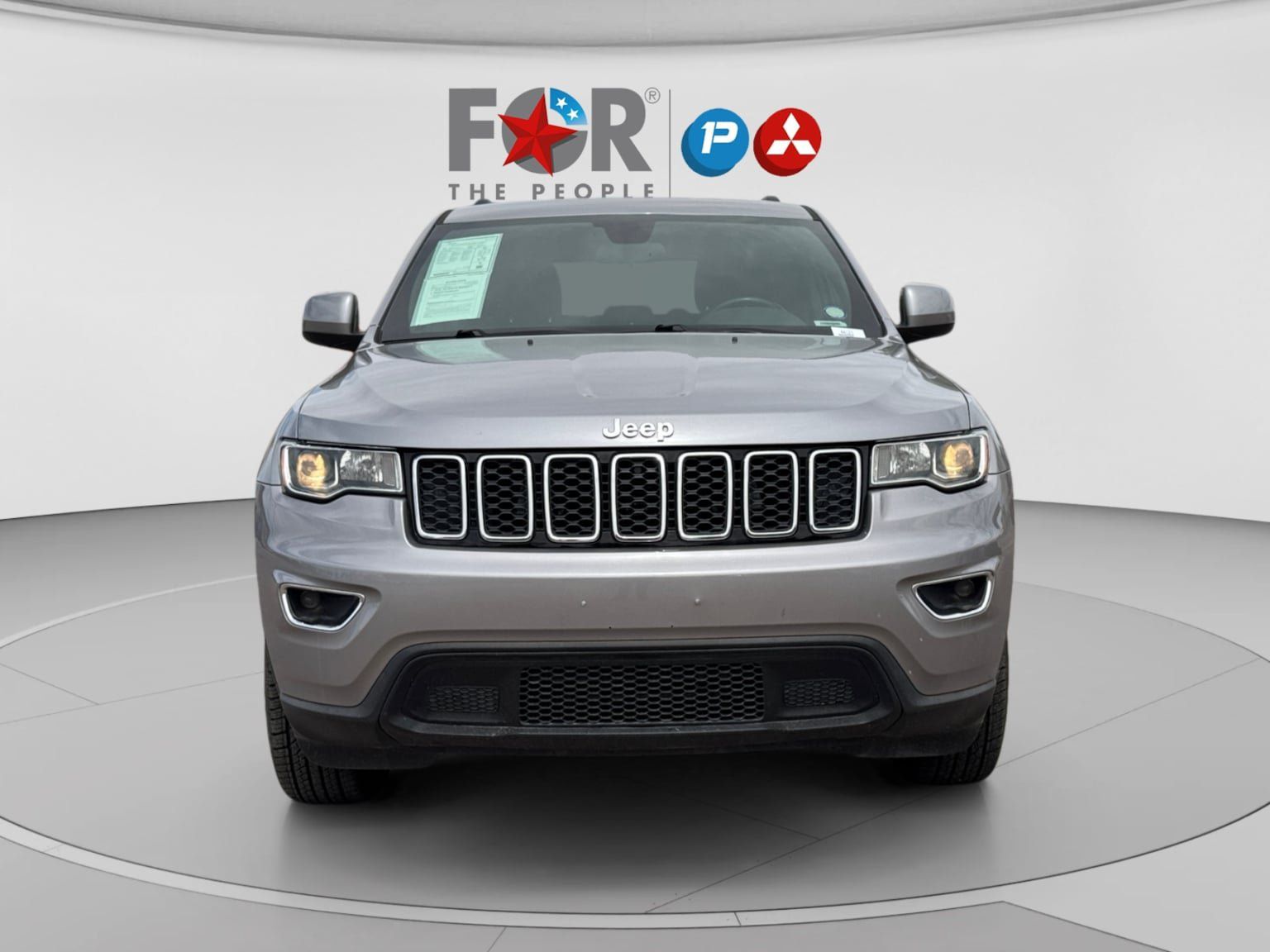 Used 2019 Jeep Grand Cherokee Laredo AWD/4WD image 8