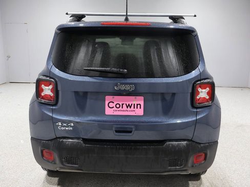 Used 2023 Jeep Renegade Latitude w/ Premium Group image 3