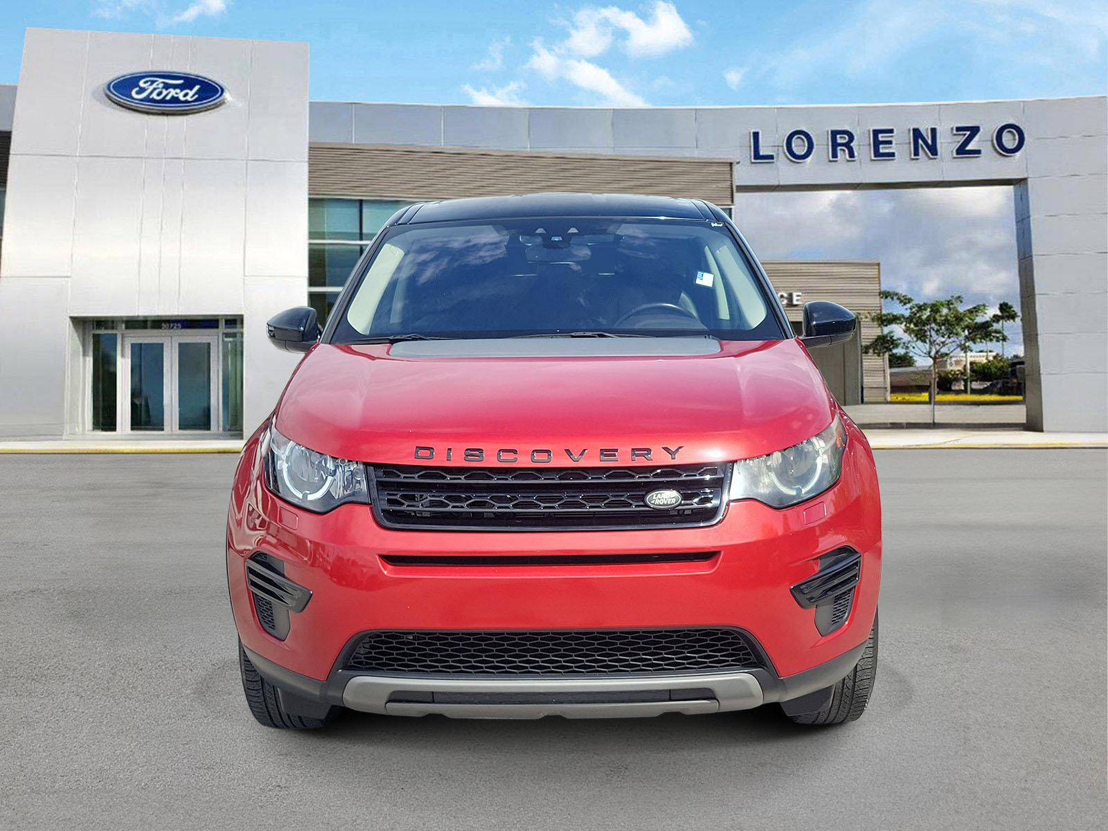 Used 2019 Land Rover Discovery Sport SE AWD/4WD image 2