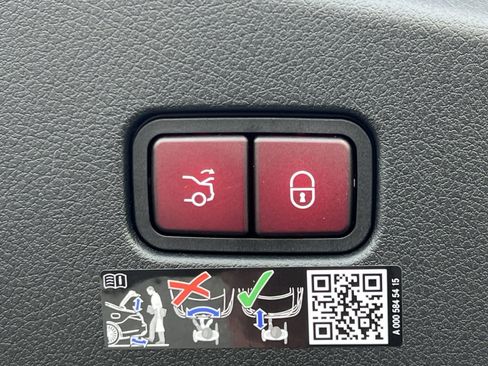 New 2026 Mercedes-Benz CLE 300 4MATIC Coupe image 32