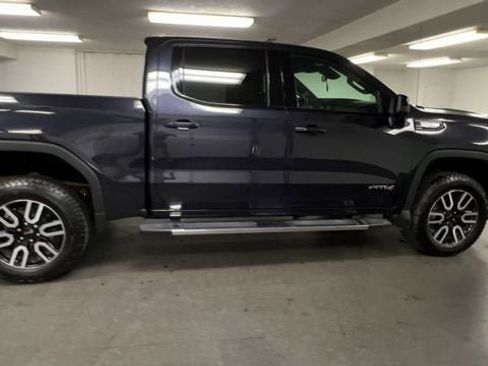 Certified 2023 GMC Sierra 1500 AT4 w/ AT4 Preferred Package AWD/4WD image 9